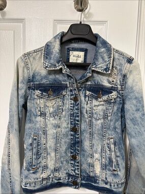 Mudd Women's Distressed Acid Wash Blue Denim Jacket